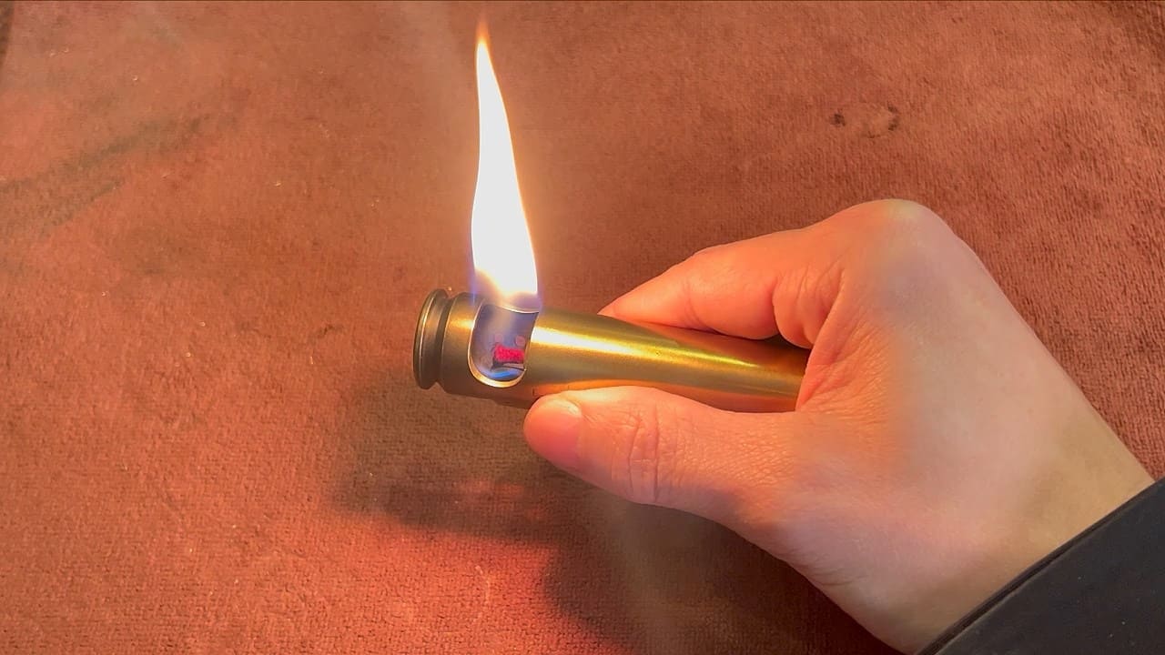 The degree of heat generated by a lighter when it is continuously ignited for one minute.